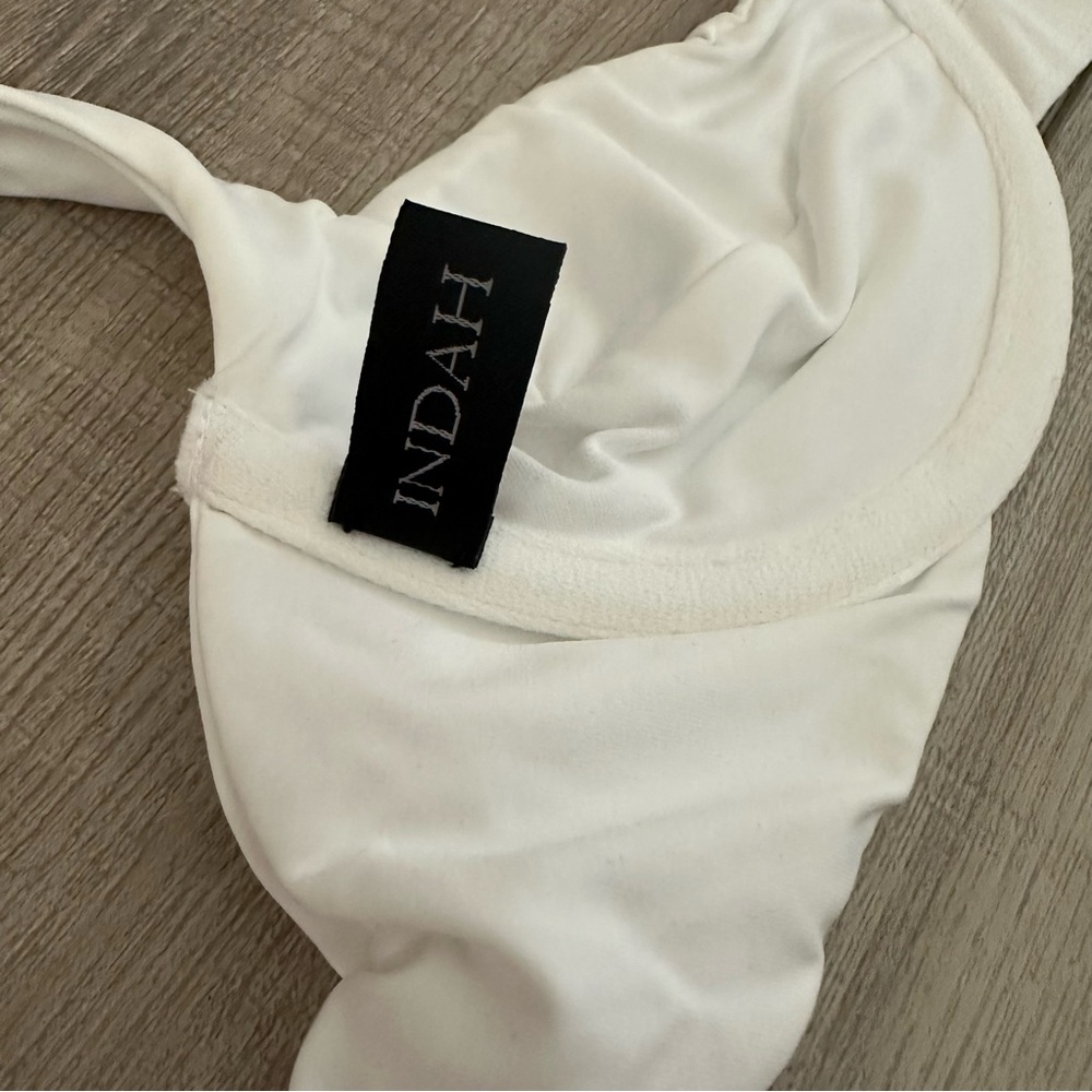 Indah Midori Underwire Bikini Swim Top in White XS - Picture 5 of 6